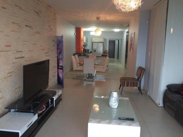 17-1741. se alquila bello apartamento en ph rivage, av. balboa. mh
