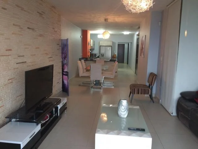 17-1741. se alquila bello apartamento en ph rivage, av. balboa. mh — 4