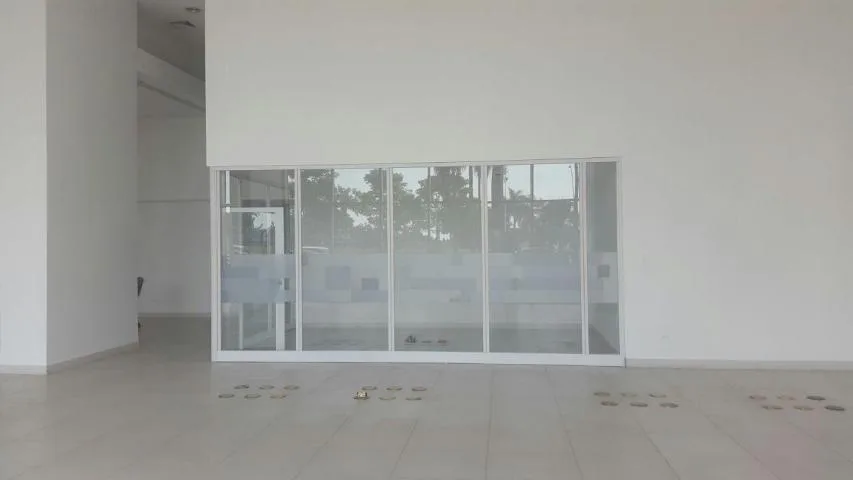 Local comercial en alquiler 225m2 avenida balboa mls17-1789.rtq — 2