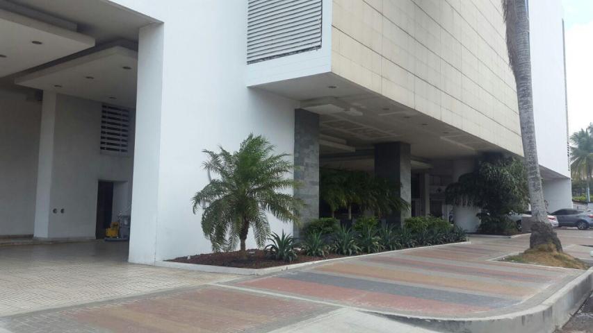 commercial space for rent 225m2 avenida balboa mls17-1789.rtq