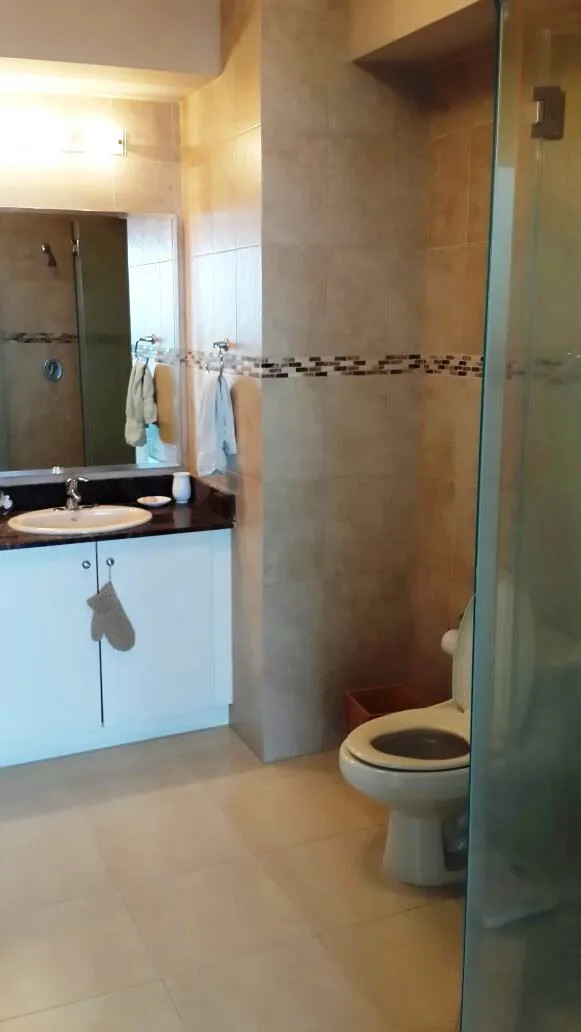 Alquilo apto. con vista al mar 102 m2  $1600 (aa3) — 2