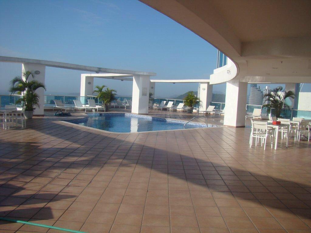Espectacular apartamento en grand bay, av. balboa  (id11248)