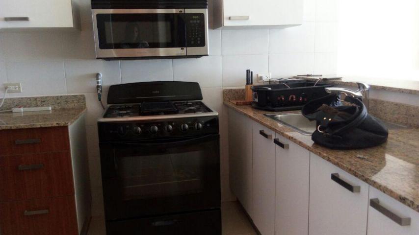 Furnished apartment for rent, facing the sea, avenida balboa