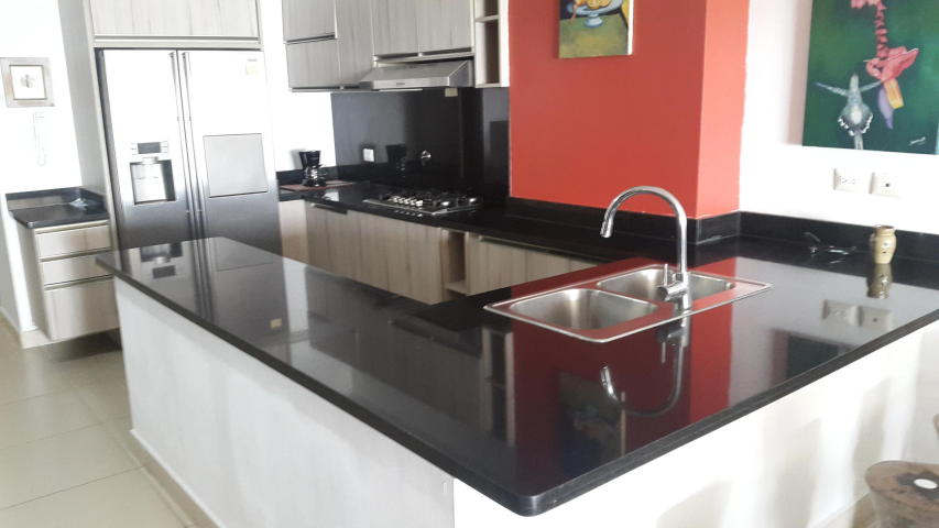 Alquilo apartamento en avenida balboa