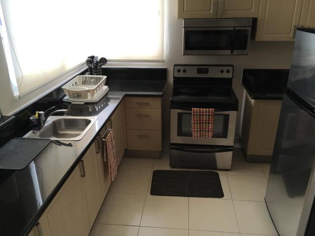  se alquila excelente y cÃ³modo apartamento totalmente amoblado en avenida balboa   