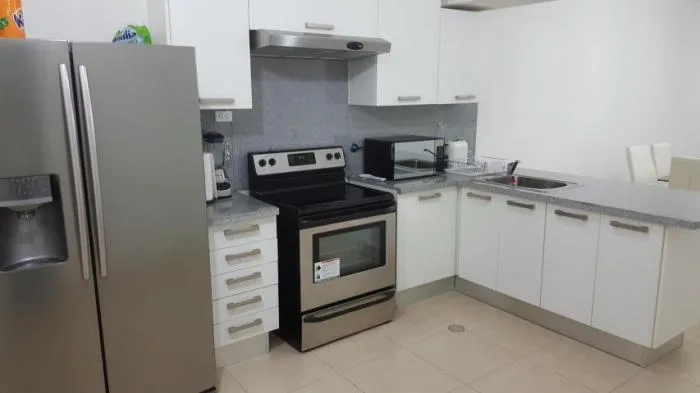 Bello apartamento en alquiler en av balboa, 17-2281, nbh  — 3