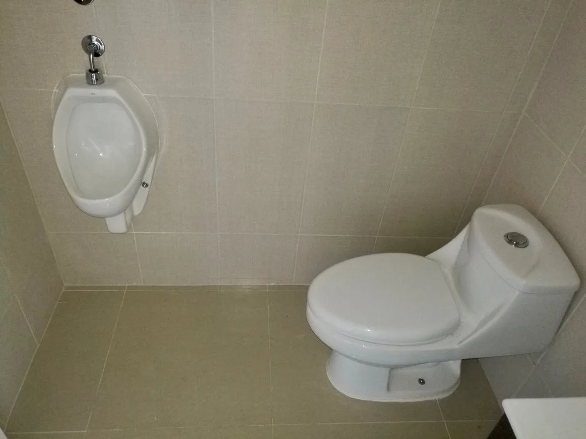 Excelente oficina en alquiler en av. balboa - jg mls 17-3623 — 2
