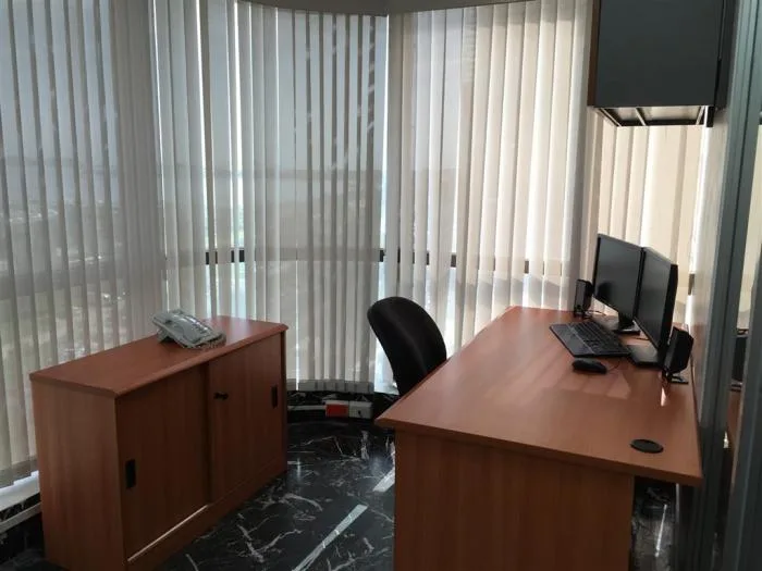 Magnifica oficina en edificio bac (id 10603)  — 3