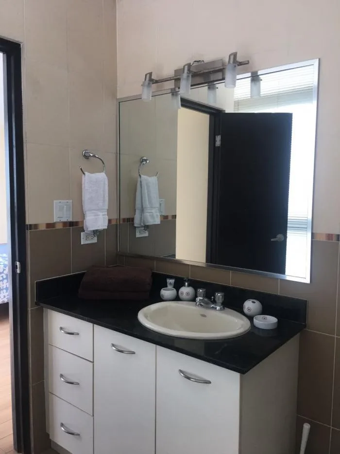 Bello, amoblado apartamento en ave balboa, ph bayfront — 3