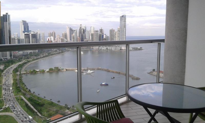 16-1785. apartment with the most beautiful sea view. mh