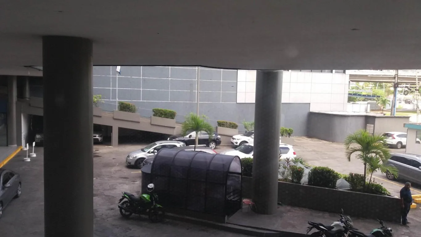 Se alquila amplio comercial en la av balboa #17-3719 lf — 4