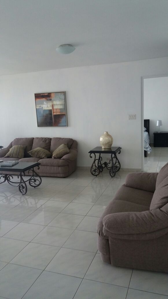 Acogedor apartamento en renta con vista al mar