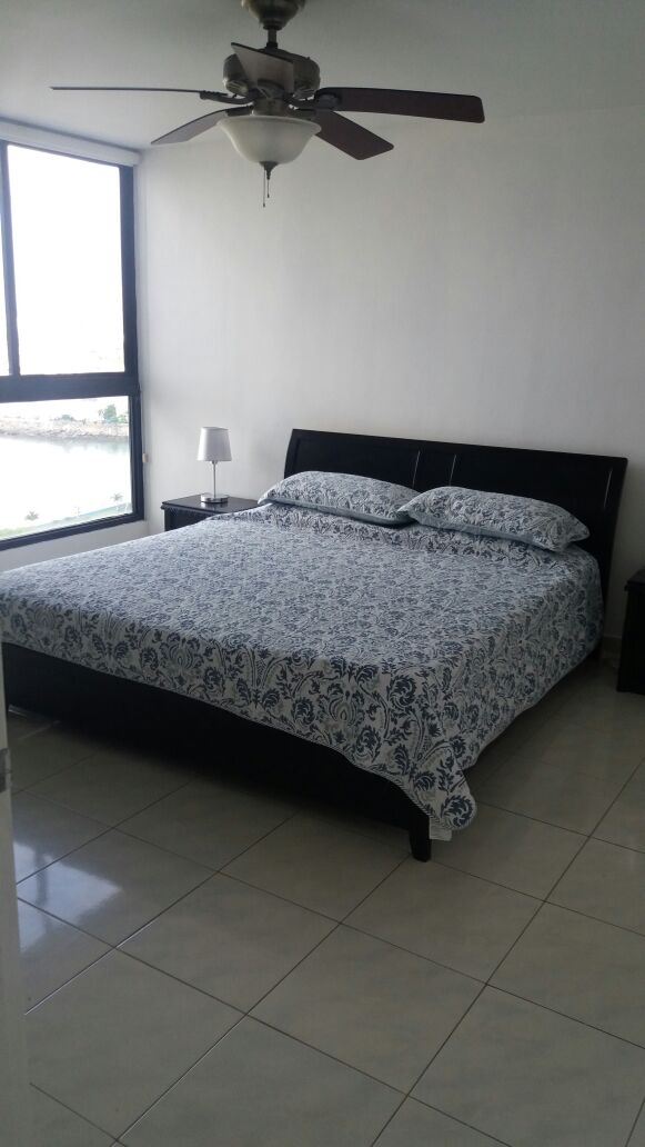 Acogedor apartamento en renta con vista al mar