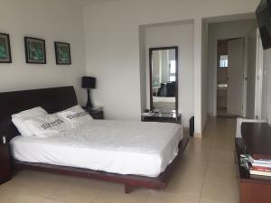 Apartment for sale in avenida balboa ys