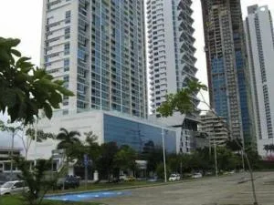 16-3840
hermoso apartamento en la avenida balboa. amplios espacios para su confort y deleite, la he
