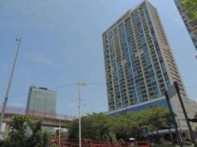 17-3870
hermoso apartamento con vista al mar desde el balcon y la recamara, cerca del metro, rapido