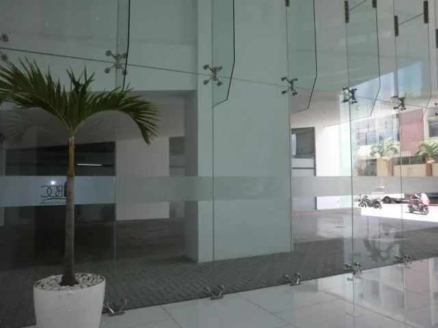 Se alquila oficina en la avenida balboa  — 4