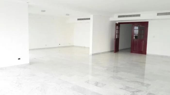  excelente apartamento en avenida balboa — 3