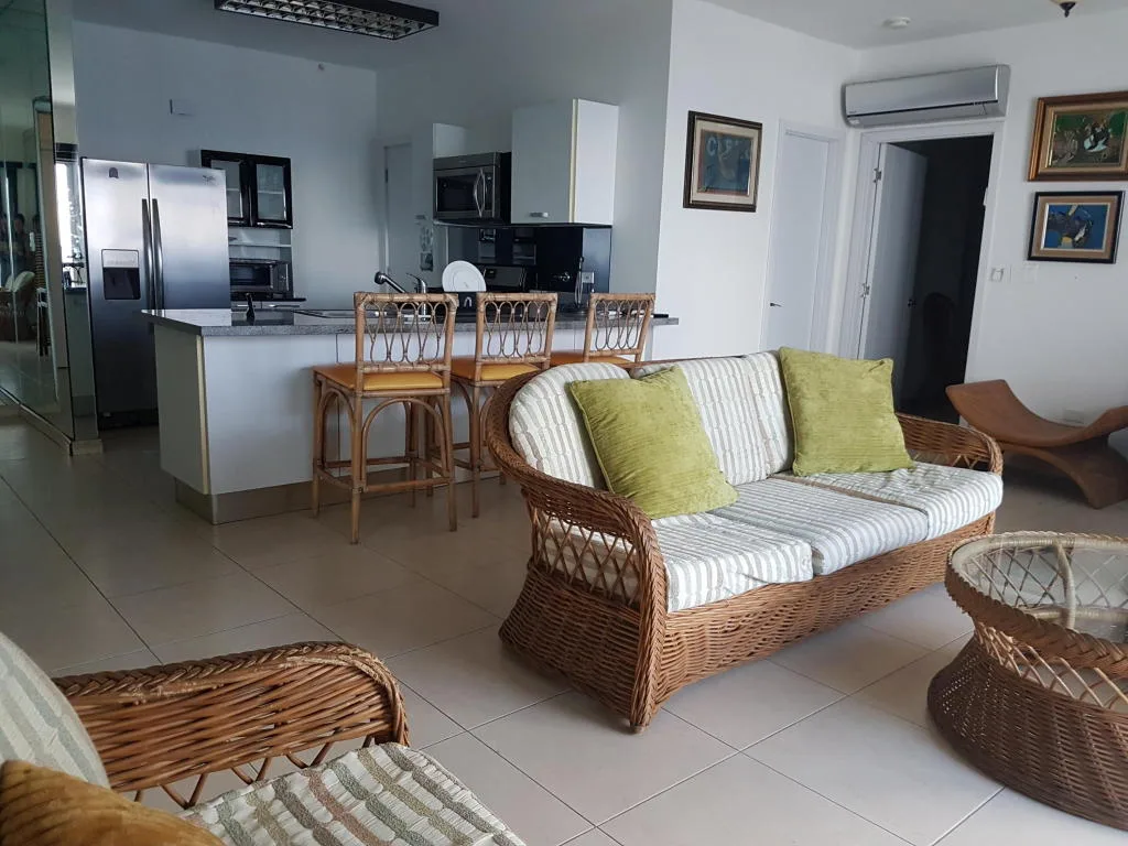 Se alquila exclusivo apartamento en av balboa #17-4330 lf