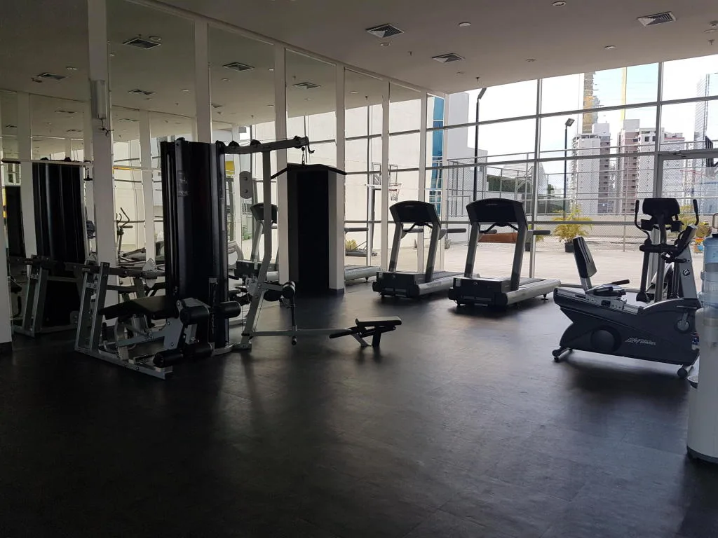 Se alquila exclusivo apartamento en av balboa #17-4330 lf