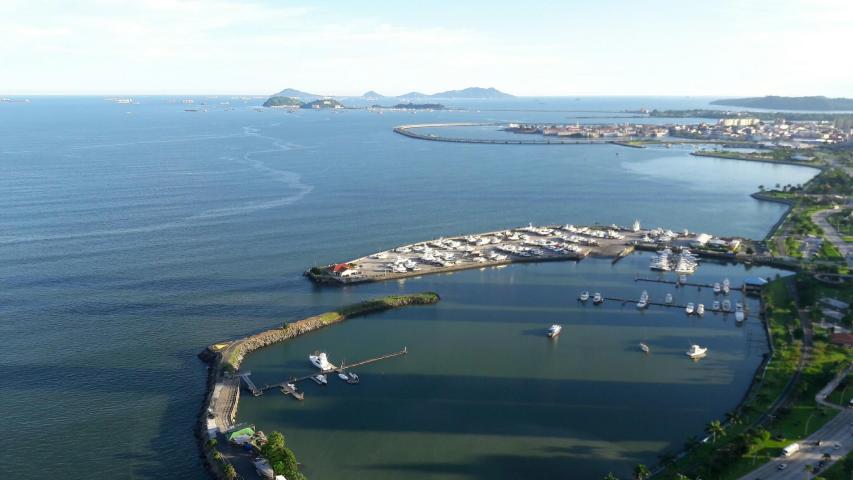 17-4444. alquiler de apartamento frente al mar, avenida balboa. mh