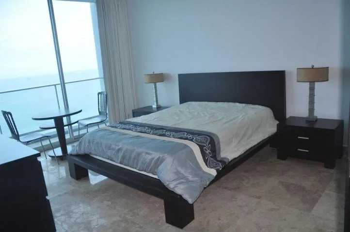  apartamento completamente amoblado en avenida balboa  — 3