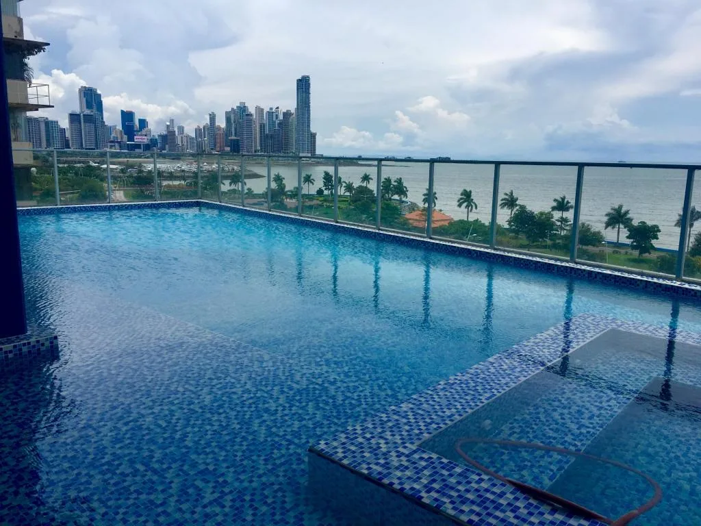 Se alquila hermoso apartamento en la av balboa #17-4526 lf — 3