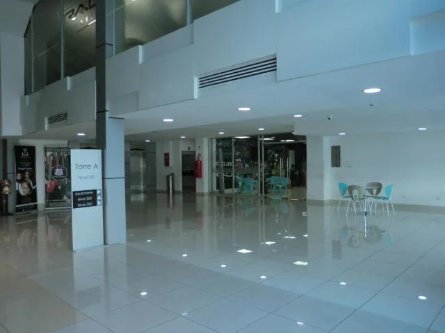  excelente oportunidad de tener tu oficina o local en avenida balboa   — 4