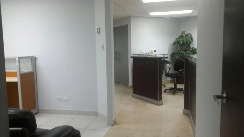  excelente oficina en alquiler en excelente zona avenida balboa  — 2
