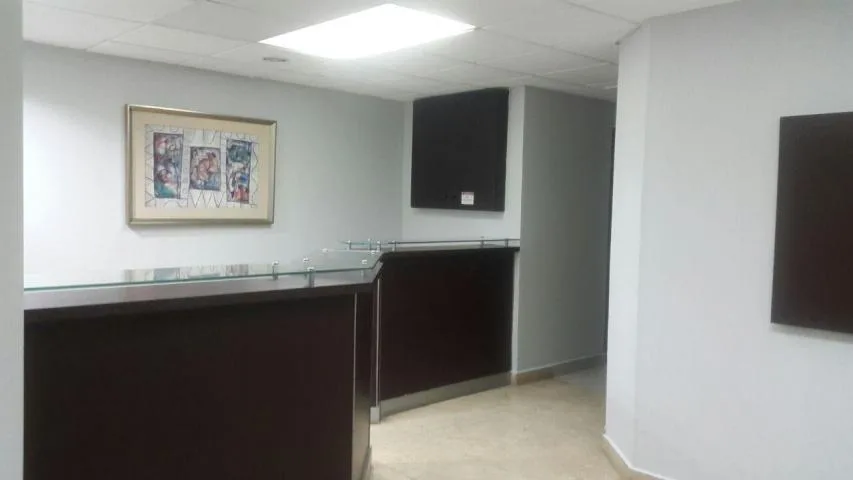 excelente oficina en alquiler en excelente zona avenida balboa  — 4