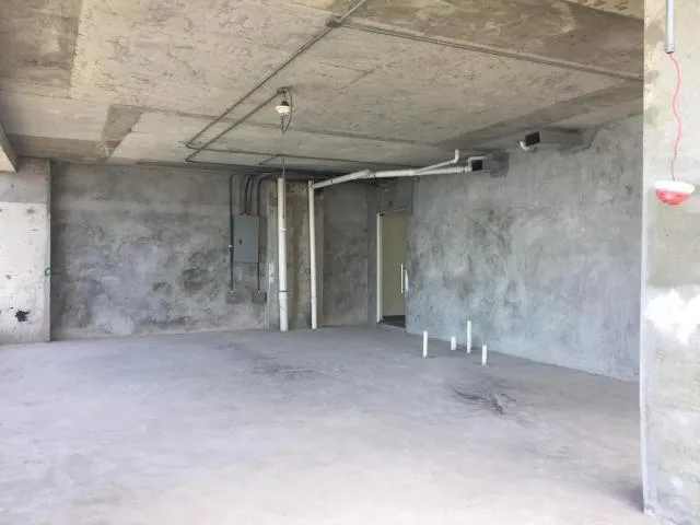  excelente oportunidad para establecer tu oficina en avenida balboa  — 3