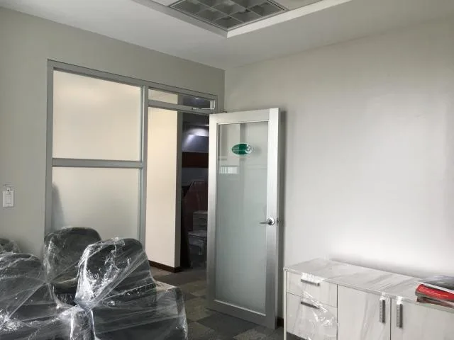  alquilo oficina lista para ocupar en avenida balboa  — 5