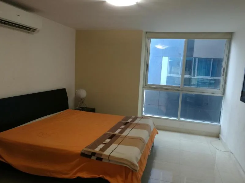 Alquilo comfortable apartamento en av. balboa - jg mls 17-4770 — 3