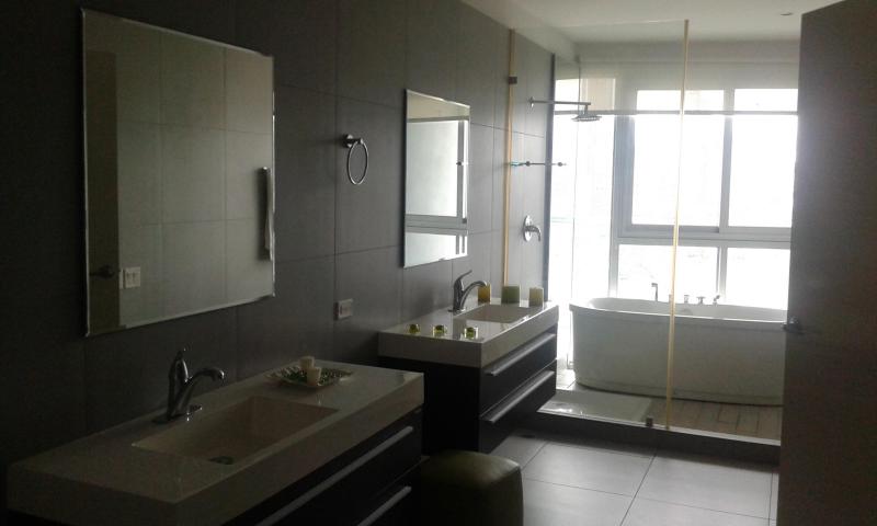 16-2529. bellisimo apartamento en venta  en avenida balboa. mh