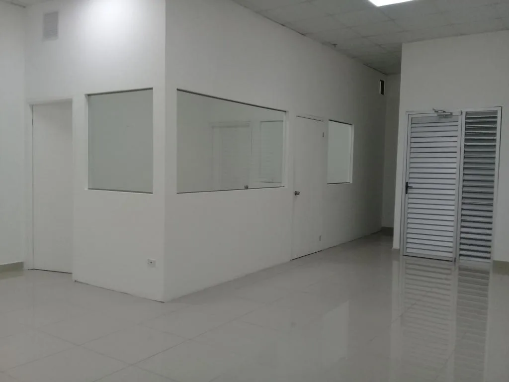Se alquila local comercial en avenida balboa #15-1381 cs — 5
