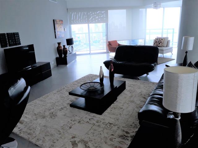 17-5140. espectacular apartamento en venta en avenida balboa. mh