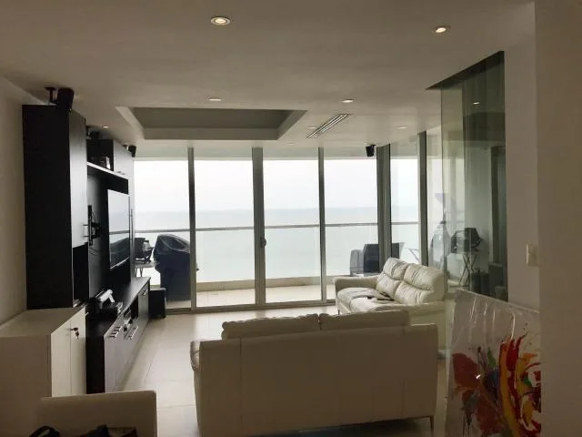 17-3961. en venta bello apartamento en av. balboa. mh — 2