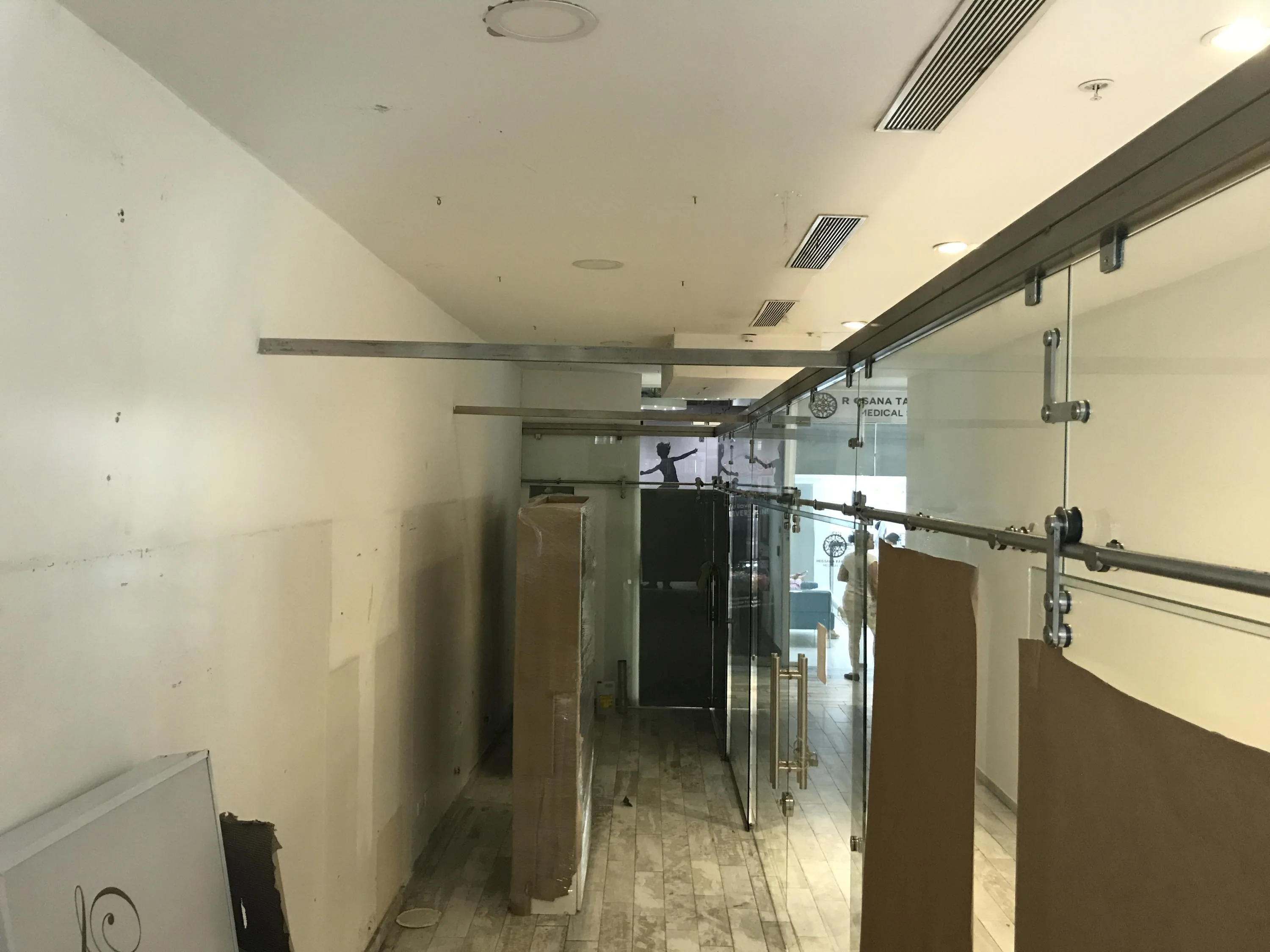 Alquilo local comercial en avenida balboa cod. flex: 17-5074 llf — 2