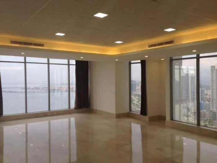 Se alquila oficina en avenida balboa 17-2596 cs# — 2