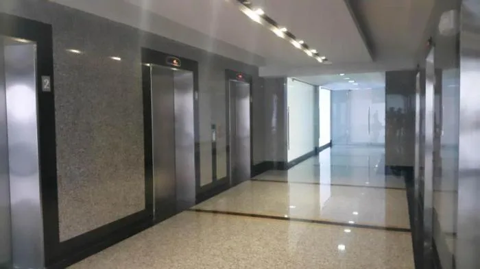 Se alquila oficina en avenida balboa 17-2596 cs# — 4