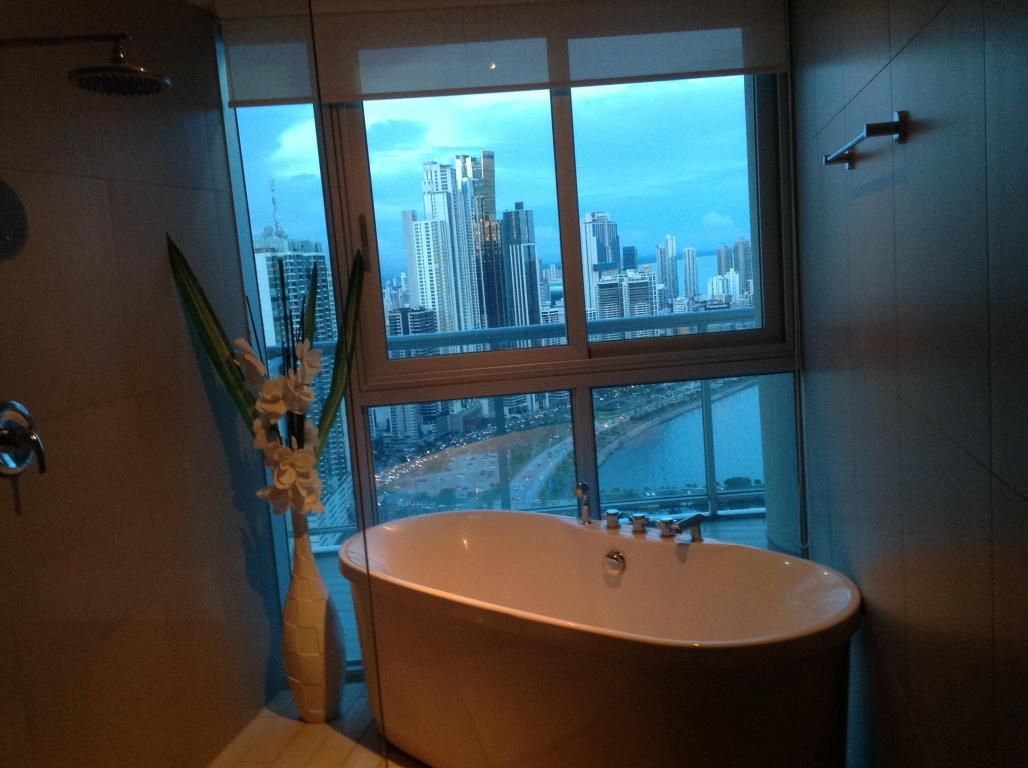 Apartamento en alquiler en av. balboa panamÃ¡,  lha 16-1994