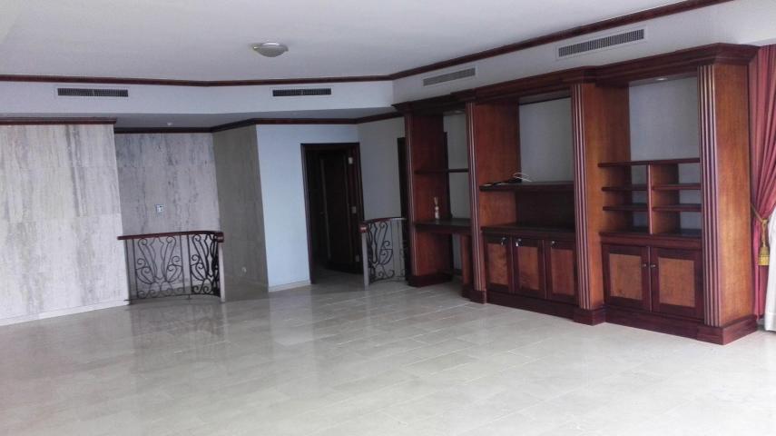 Se vende lujoso apartamento en avenida balboa #17-5241 lf