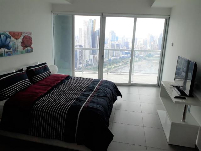  apartamento en alquiler en avenida balboa amoblado