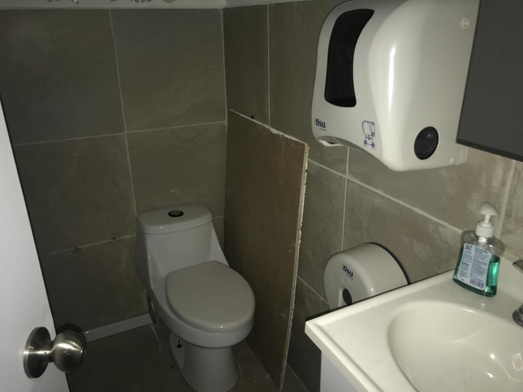 Alquiler local comercial av balboa #17-3268 cs