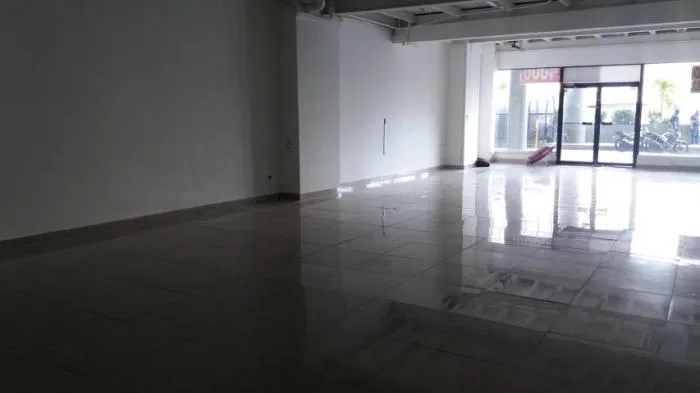Local en alquiler en av balboa,280m2. 17-3719   — 5