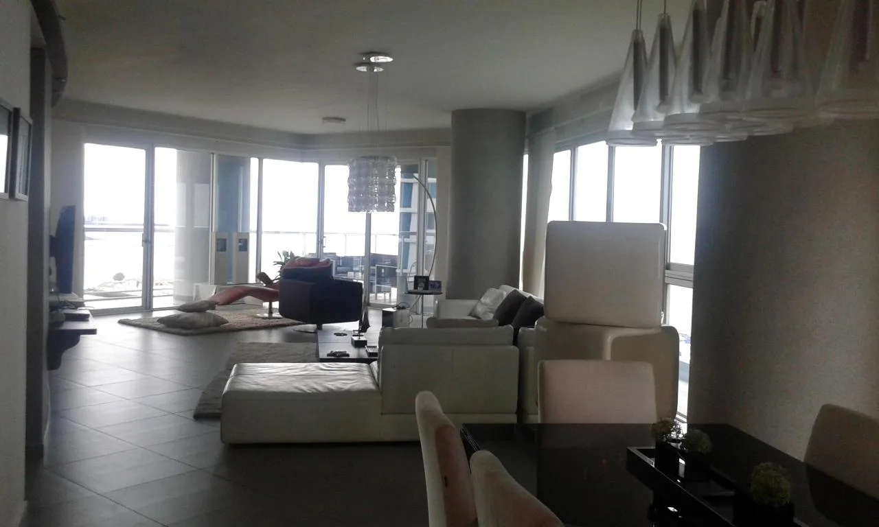 Exclusivo y lujoso ph en avenida balboa — 4
