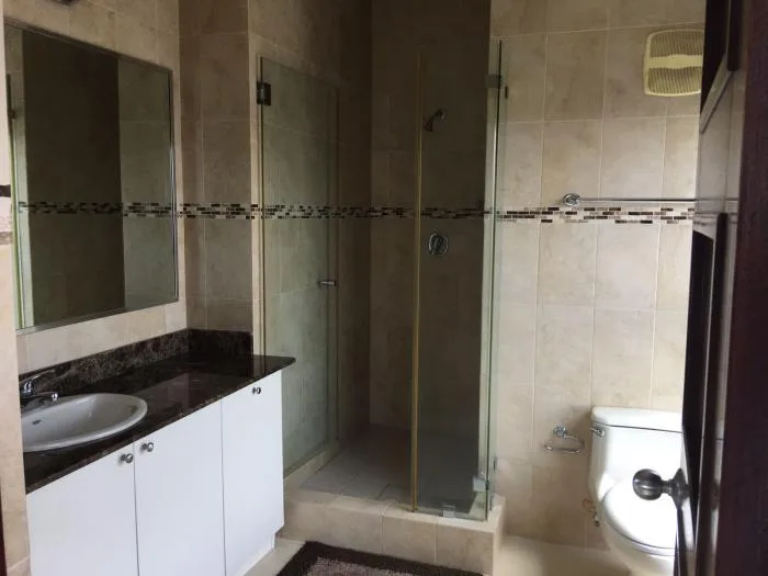 Alquilo hermoso apartamento grandbay en avenida balboa — 5