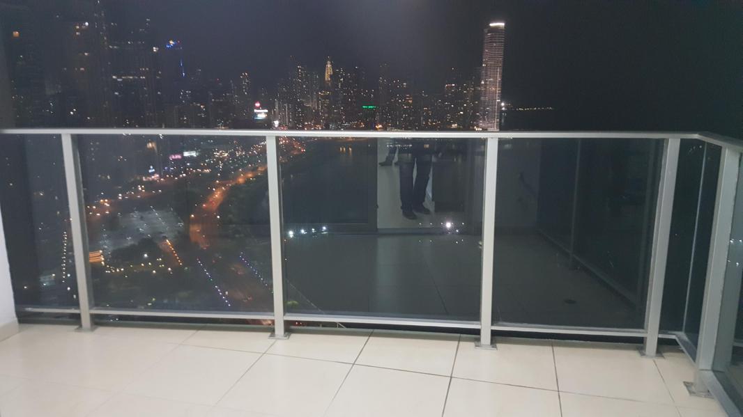 Oportunidad apartamento en alquiler avenida balboa, 137 mts  ais.