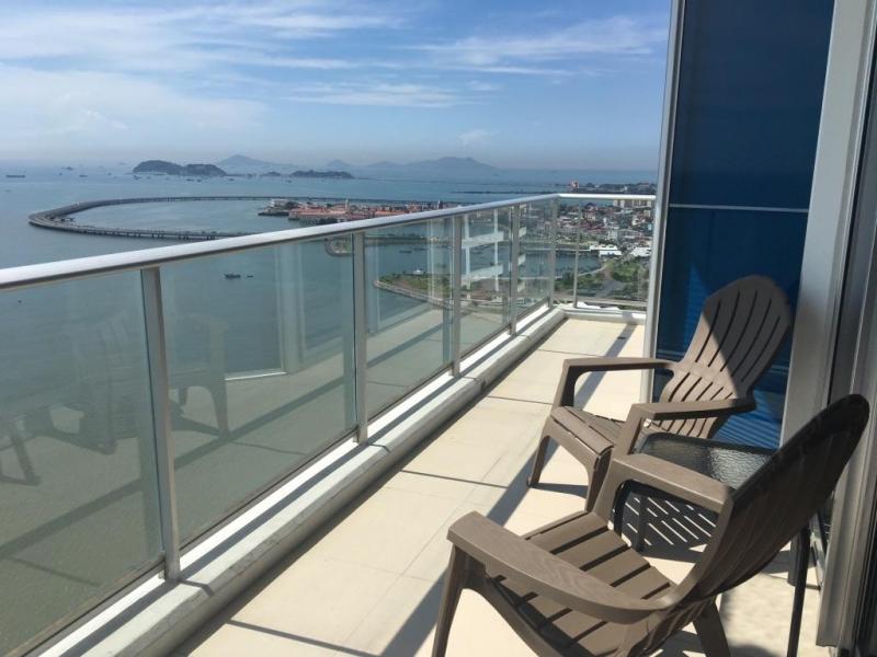 Oportunidad apartamento en alquiler avenida balboa, 128 mts  ais.