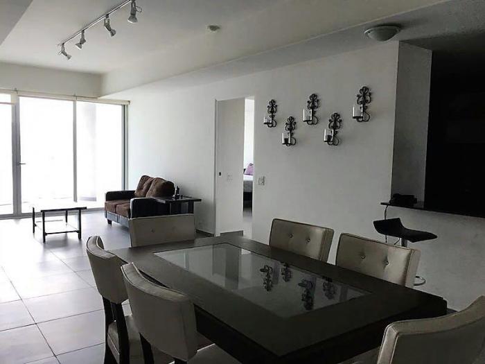 Se alquila apartamento avenida balboa 2 rec. amoblado yacht club 